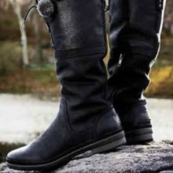 Ugg Elsa Black Winter Boots - Picture 1 of 8